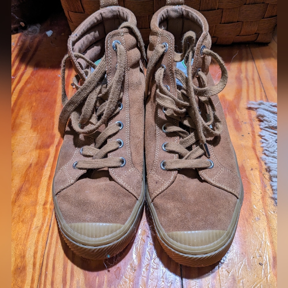 Cariuma Brown Suede High-Top Sneakers